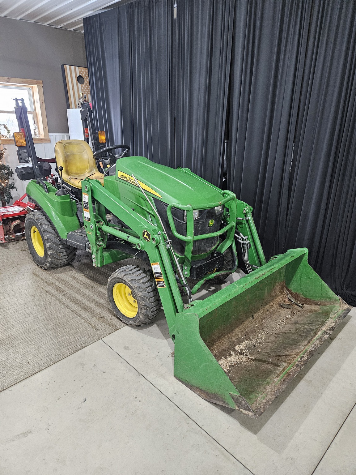 2016 John Deere 1023E Image 1