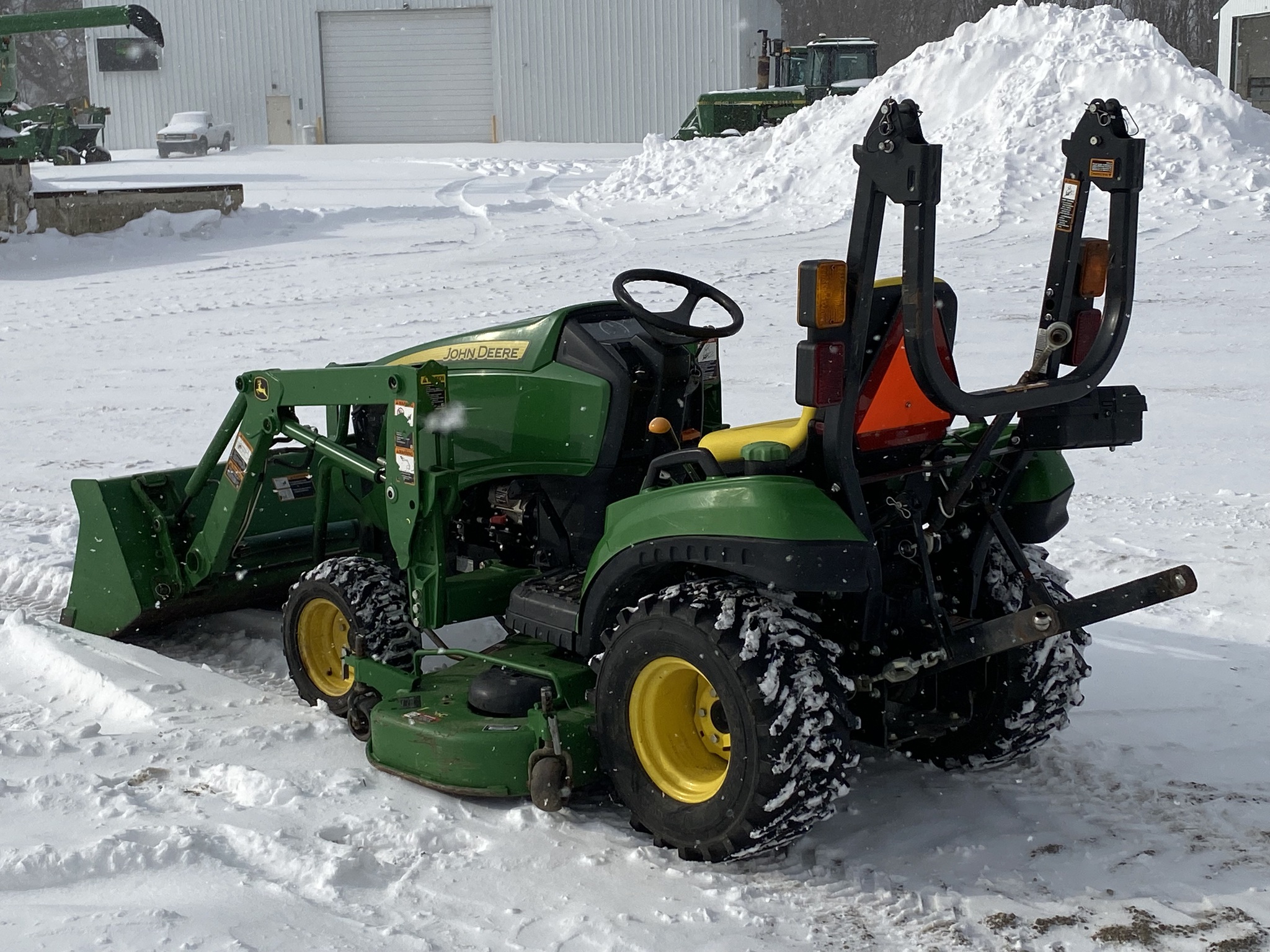 2016 John Deere 1023E Image 5
