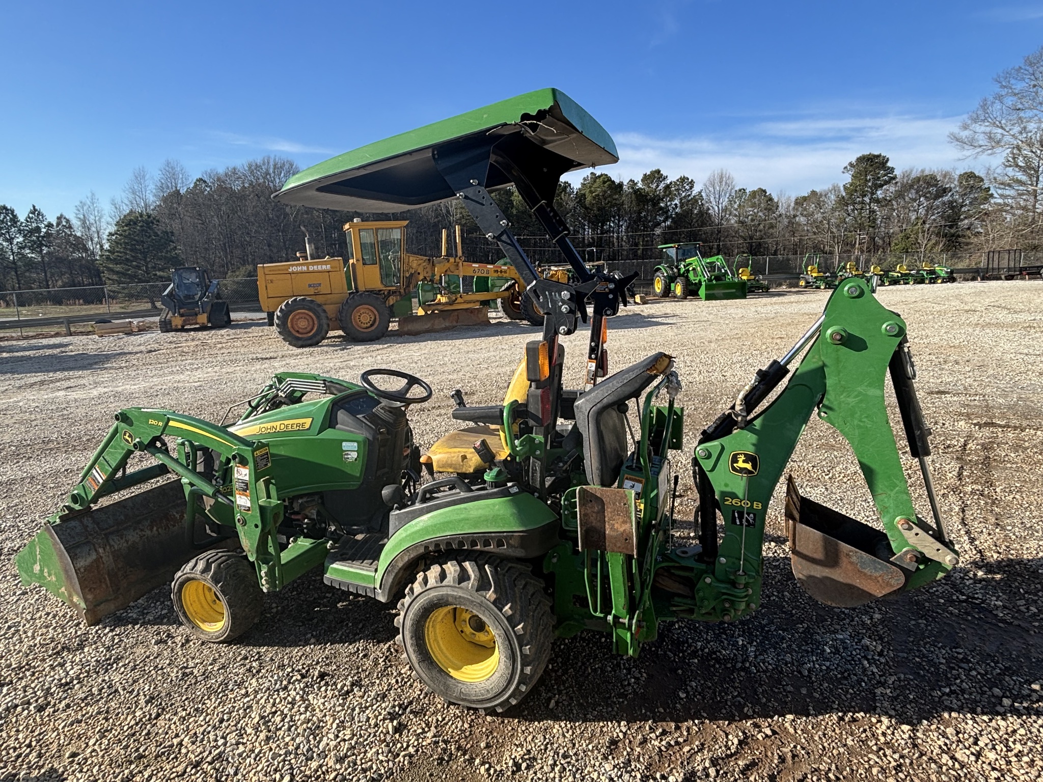 2020 John Deere 1025R Image 3