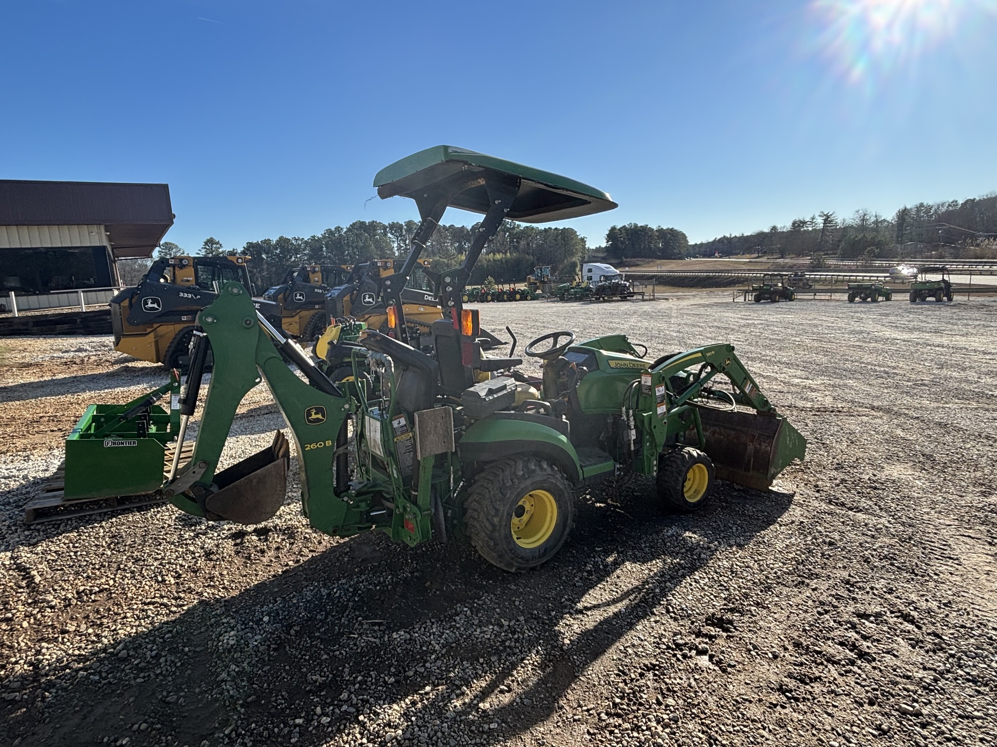 2020 John Deere 1025R Image 2