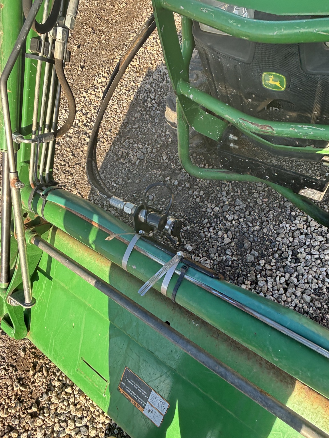 2020 John Deere 1025R Image 6