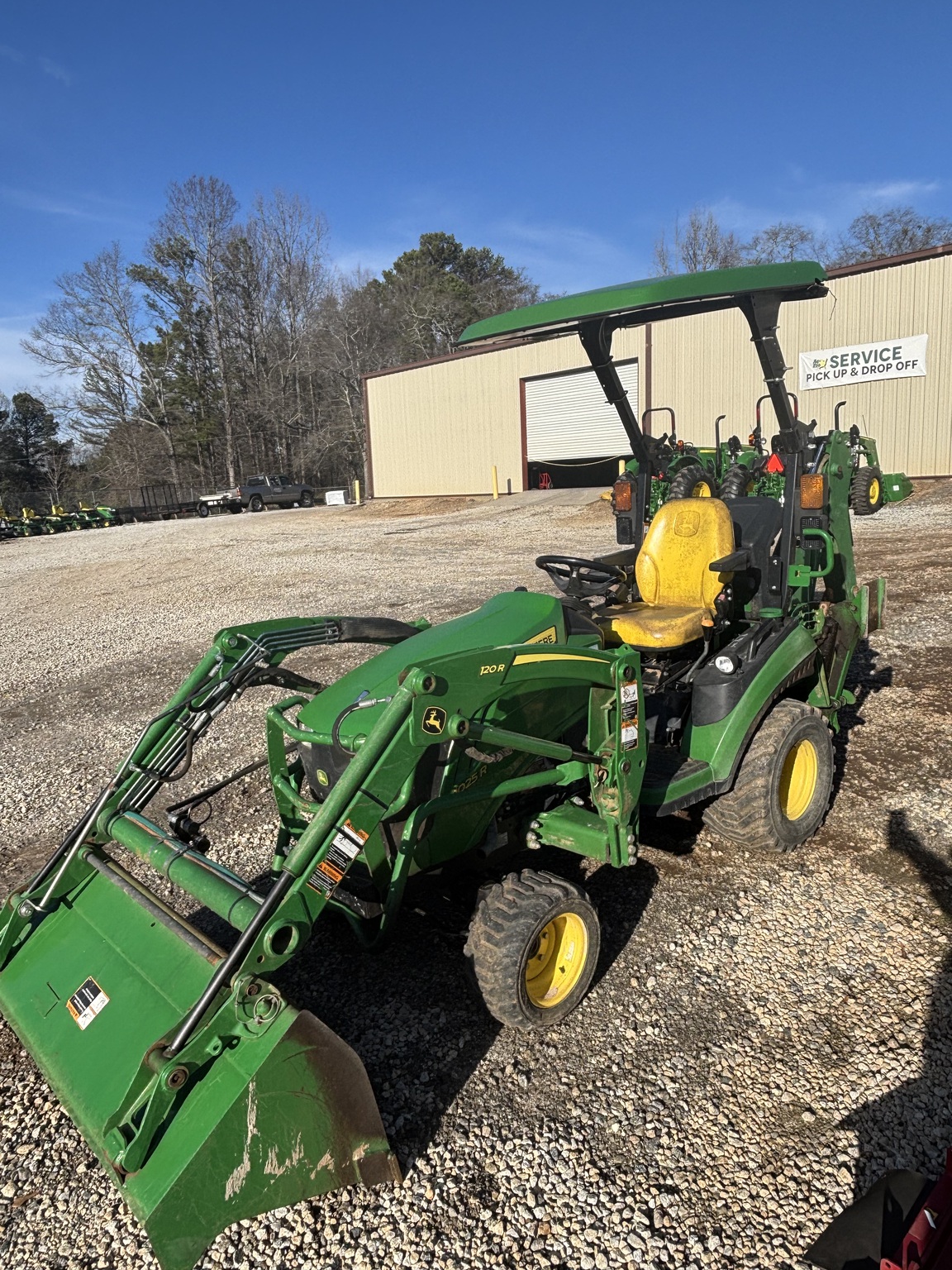 2020 John Deere 1025R Image 1