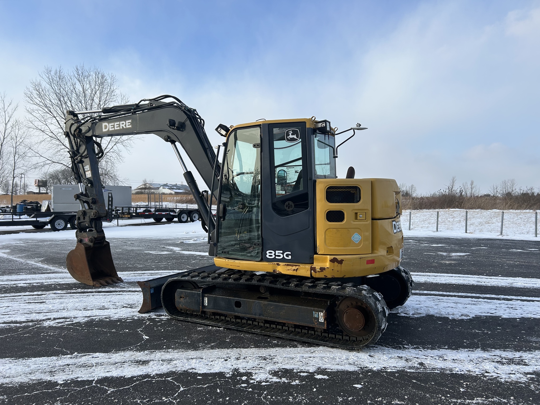 2016 John Deere 85G Image 2