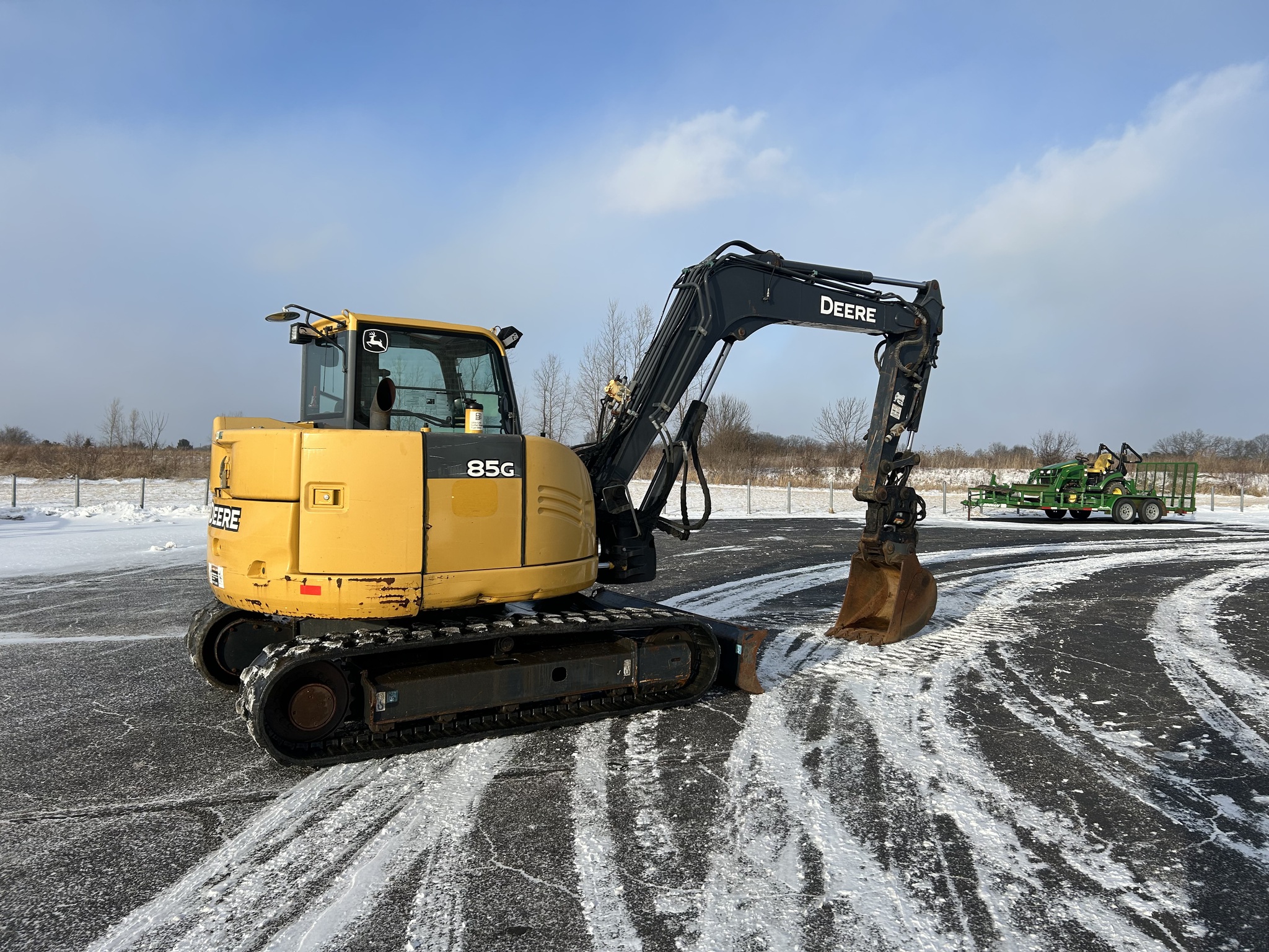 2016 John Deere 85G Image 3