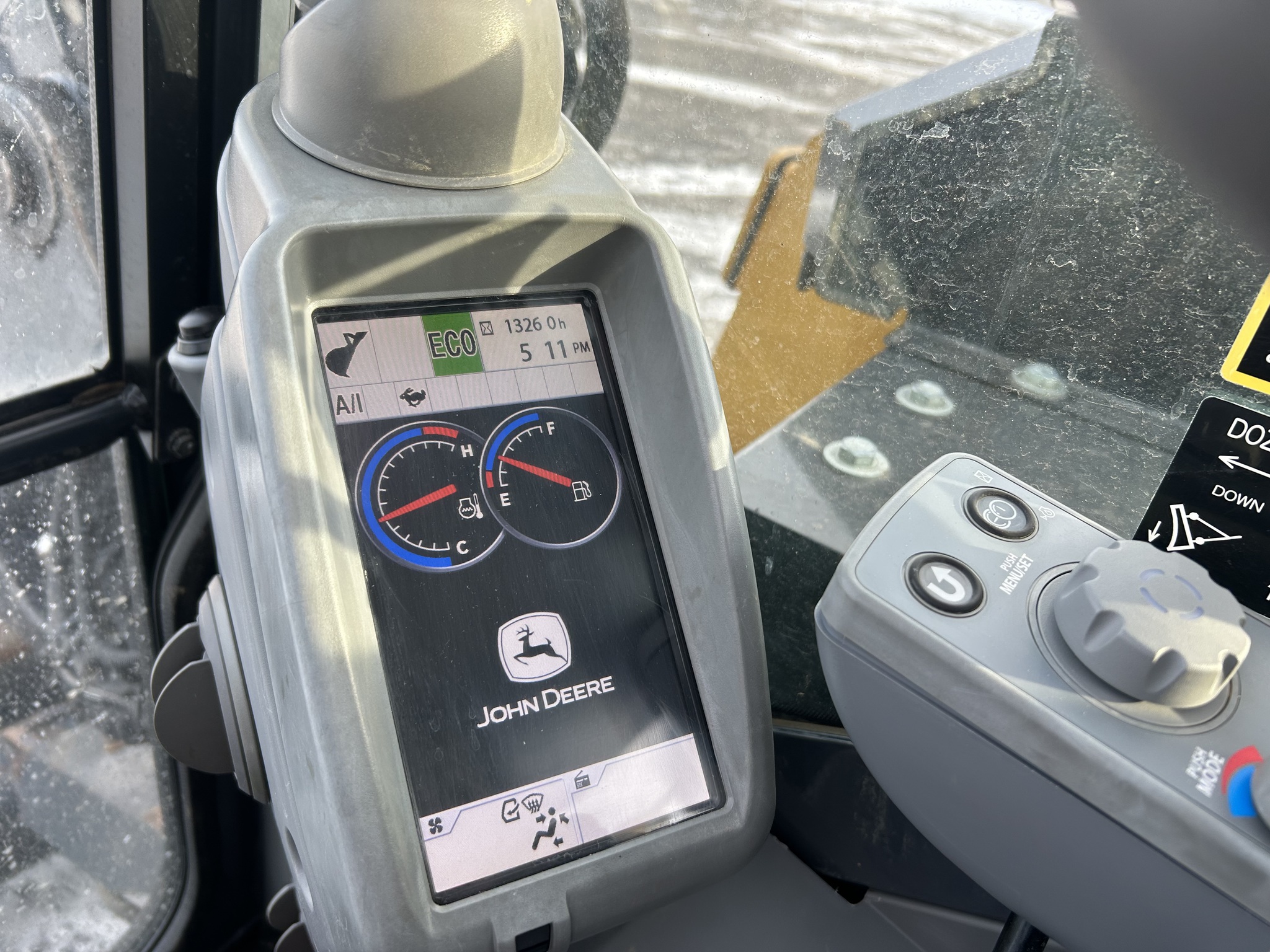 2016 John Deere 85G Image 12