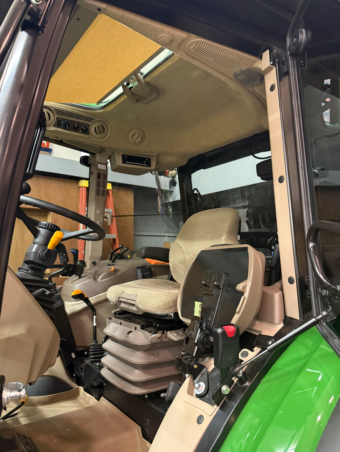  2024 John Deere 5075E at Heritage Tractor in Lacon, IL