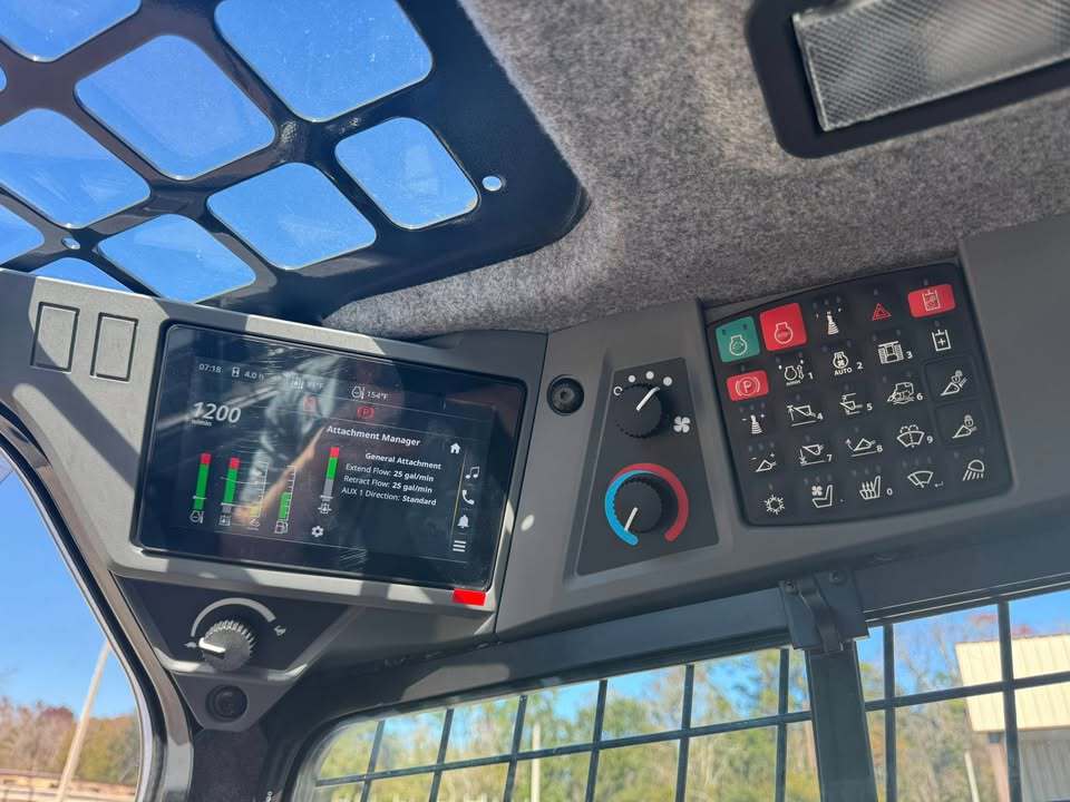 2025 John Deere 335 P Image 4