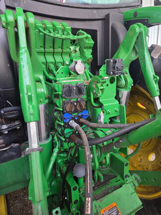 Photo of 2023 John Deere 6R 145