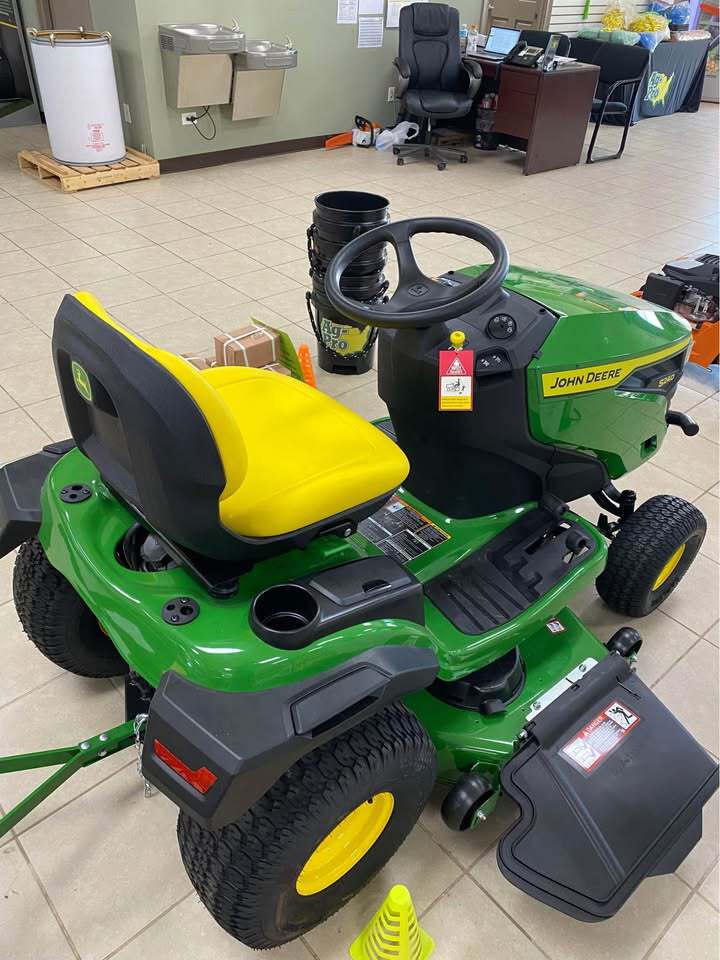 2025 John Deere S240 Image 3