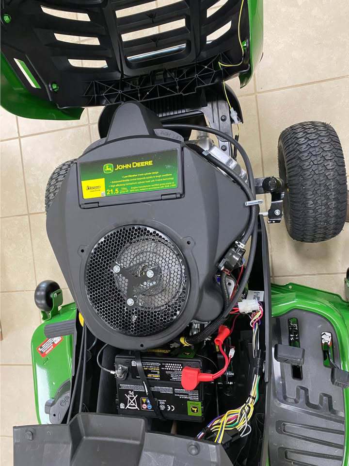 2025 John Deere S240 Image 5