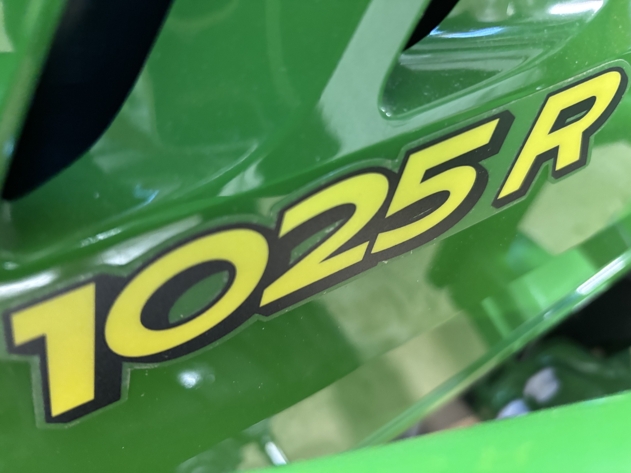 New In-Stock 2024 John Deere 1025R Compact Utility Tractors at Koenig Equipment in Botkins, OH - PhotoXL2