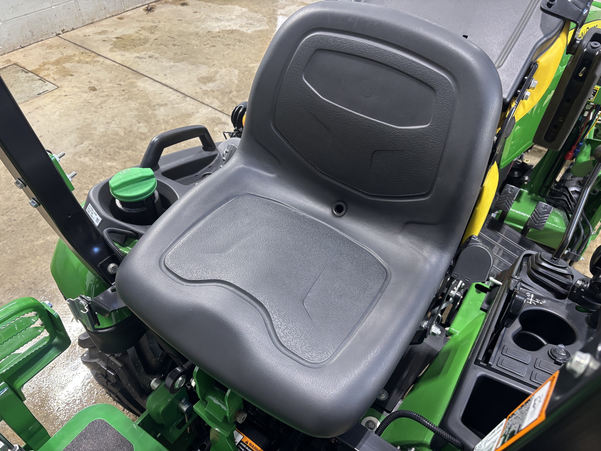 New In-Stock 2024 John Deere 1025R Compact Utility Tractors at Koenig Equipment in Botkins, OH - PhotoXL12