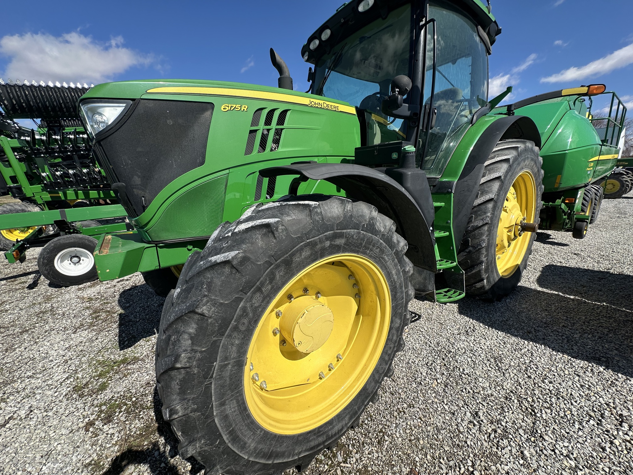 2016 John Deere 6175R Image 1