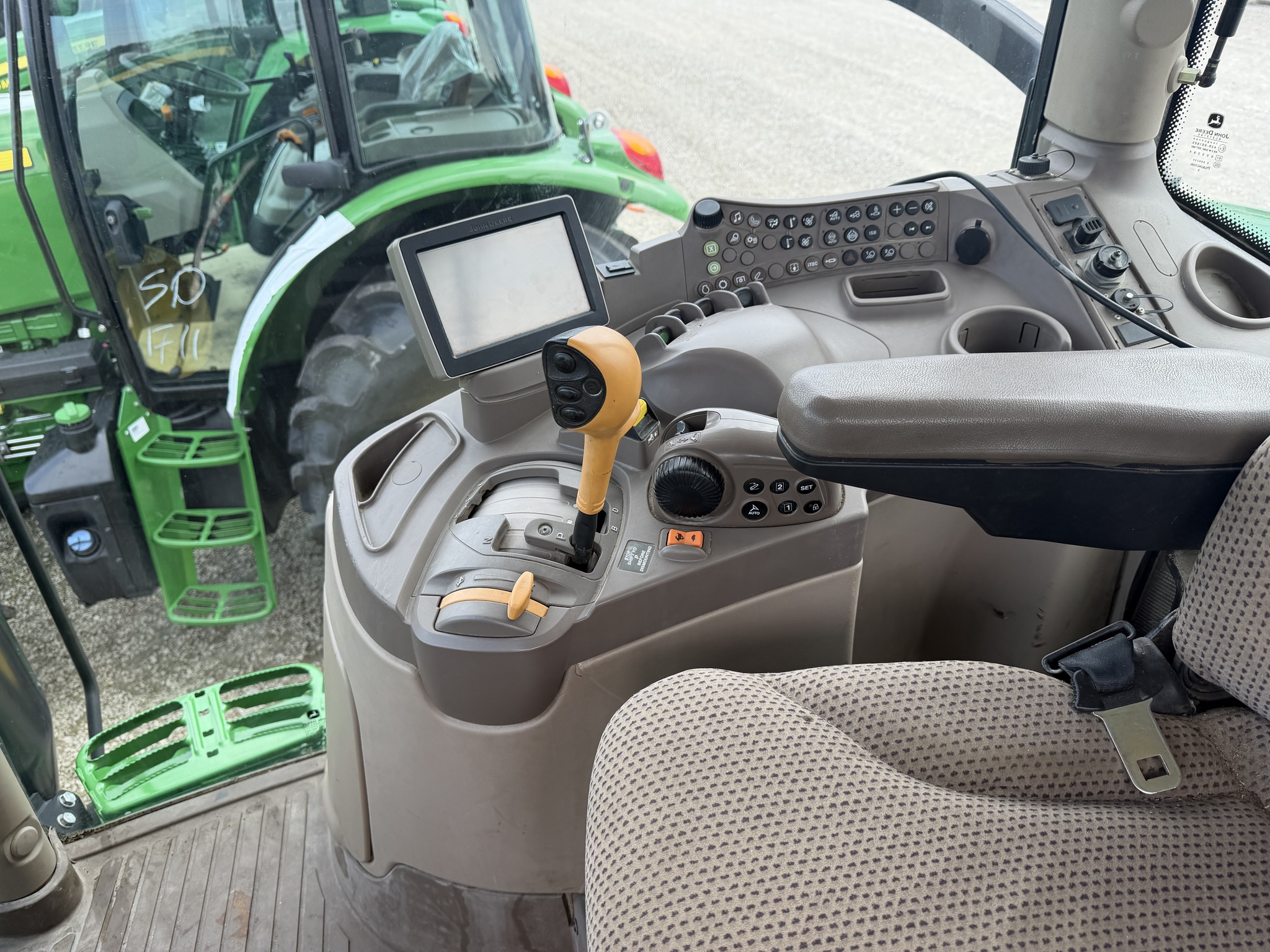 2016 John Deere 6175R Image 9