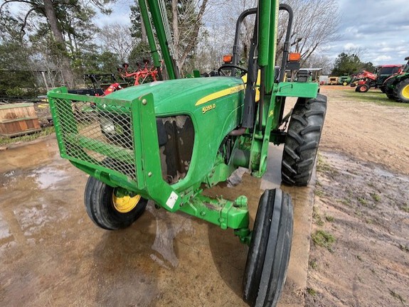 2011 John Deere 5055D Photo 9