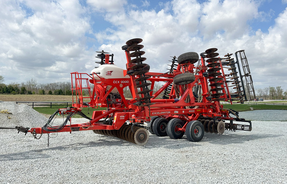 2012 Kuhn-Krause 8000