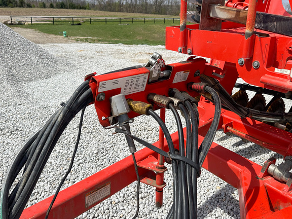 2012 Kuhn-Krause 8000