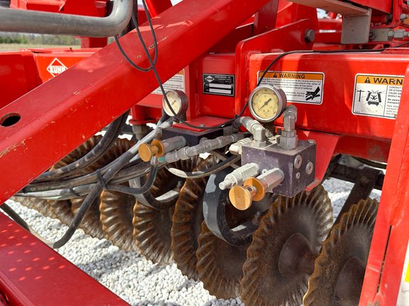2012 Kuhn-Krause 8000