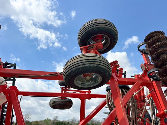2012 Kuhn-Krause 8000