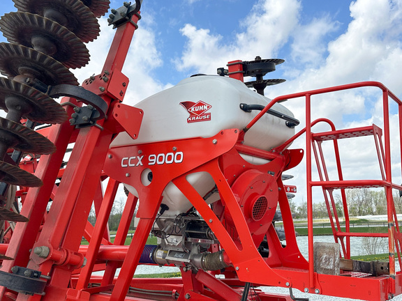 2012 Kuhn-Krause 8000