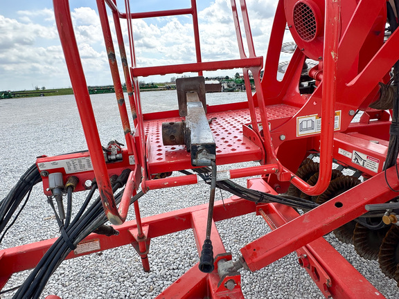 2012 Kuhn-Krause 8000
