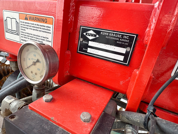 2012 Kuhn-Krause 8000