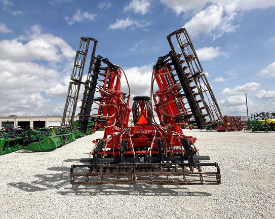 2012 Kuhn-Krause 8000
