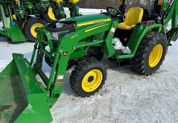Photo of 2022 John Deere 3032E