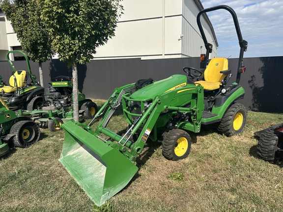 John Deere 1025R