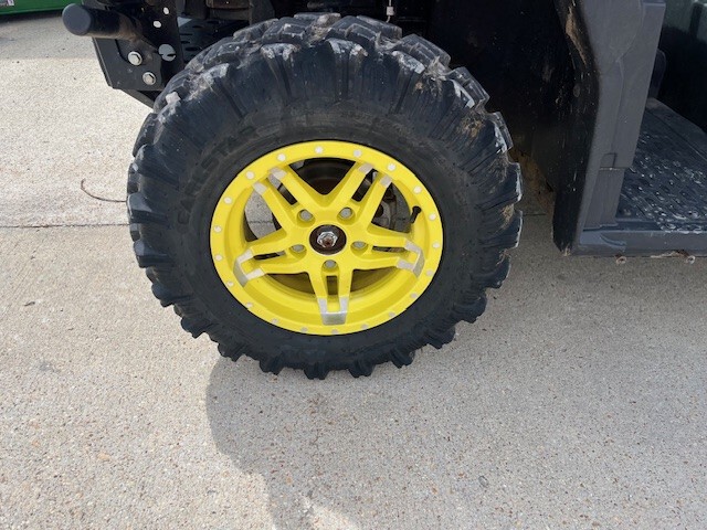  2023 John Deere XUV 835M at Heritage Tractor in West Plains, MO