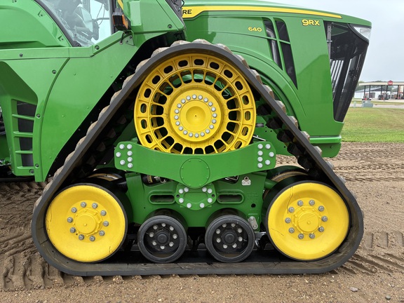 2025 John Deere 9RX 640 - Photo13