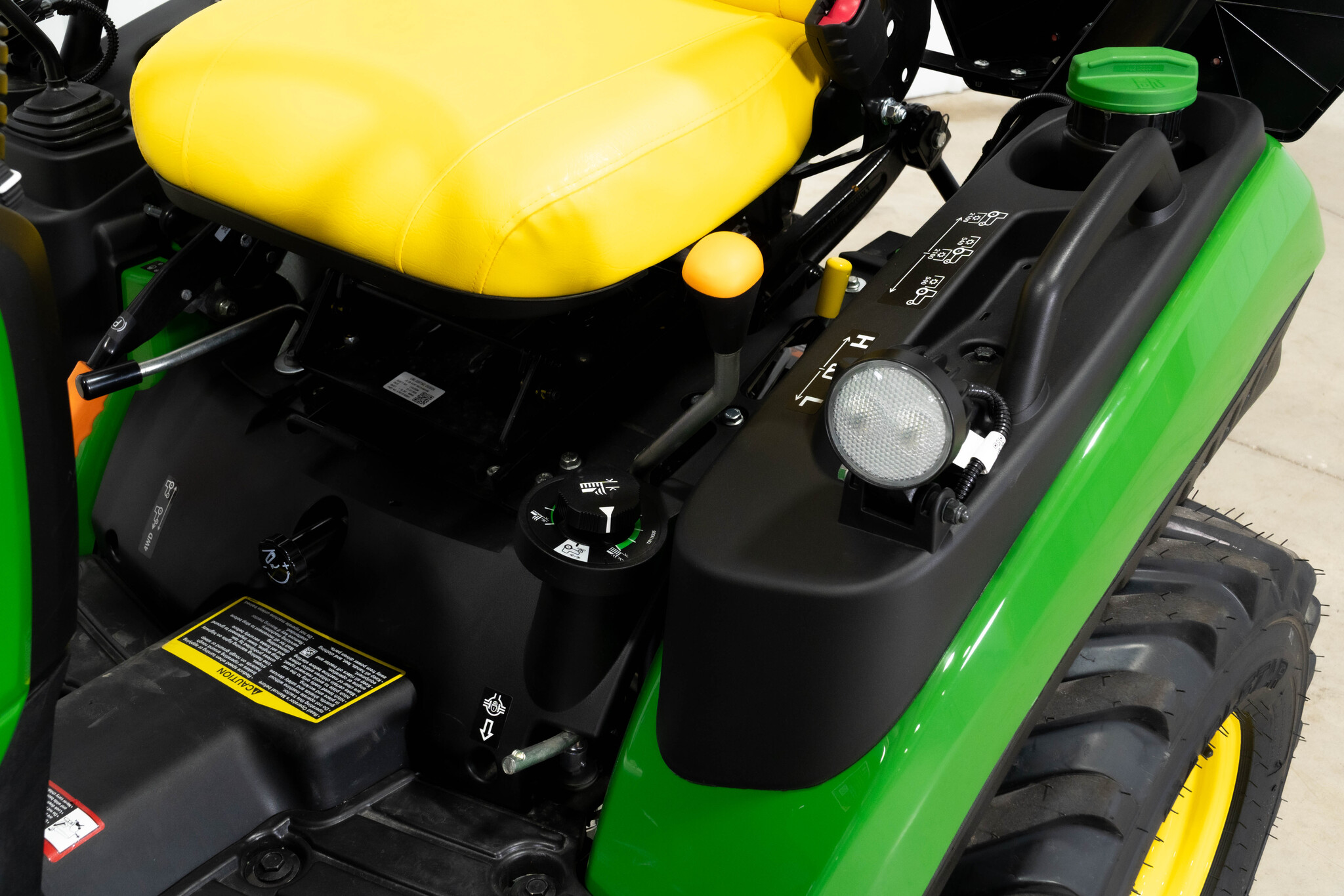 New In-Stock 2026 John Deere 1025R Compact Utility Tractors at Koenig Equipment in Greensburg, IN - PhotoXL4
