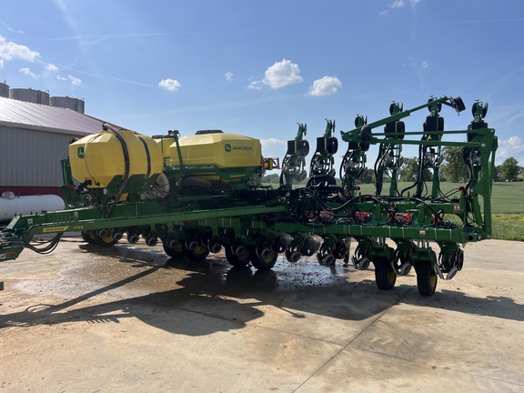 Photo of 2024 John Deere 1795