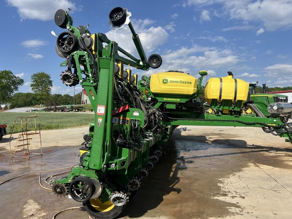 Photo of 2024 John Deere 1795