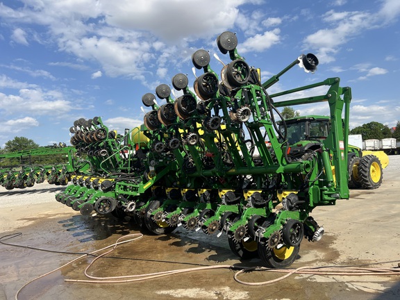 Photo of 2024 John Deere 1795