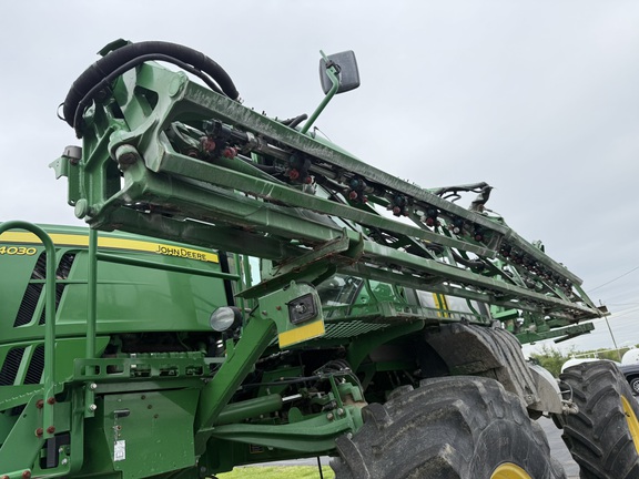 2015 John-Deere R4030