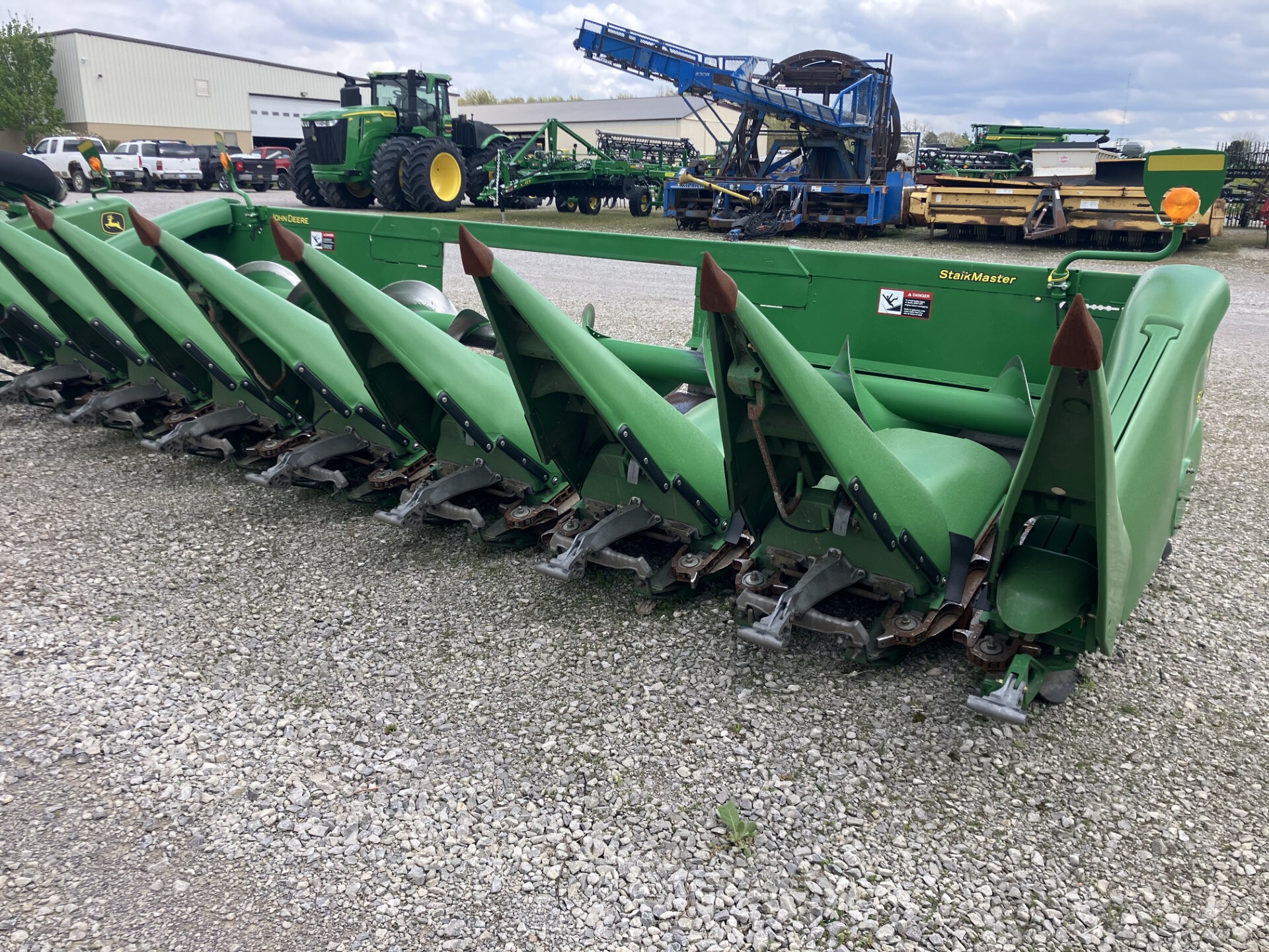 2009 John Deere 608C StalkMaster Image 2