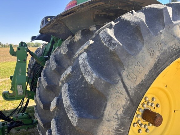 2013 John-Deere 8235R