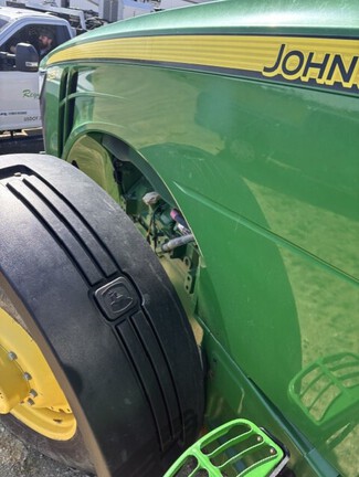 2013 John-Deere 8235R