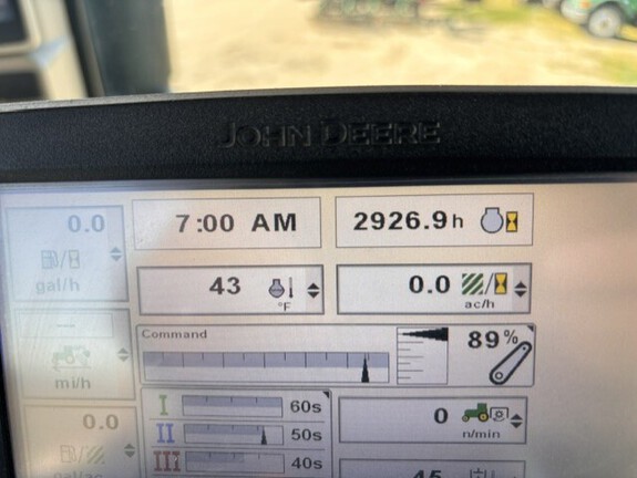 2013 John-Deere 8235R