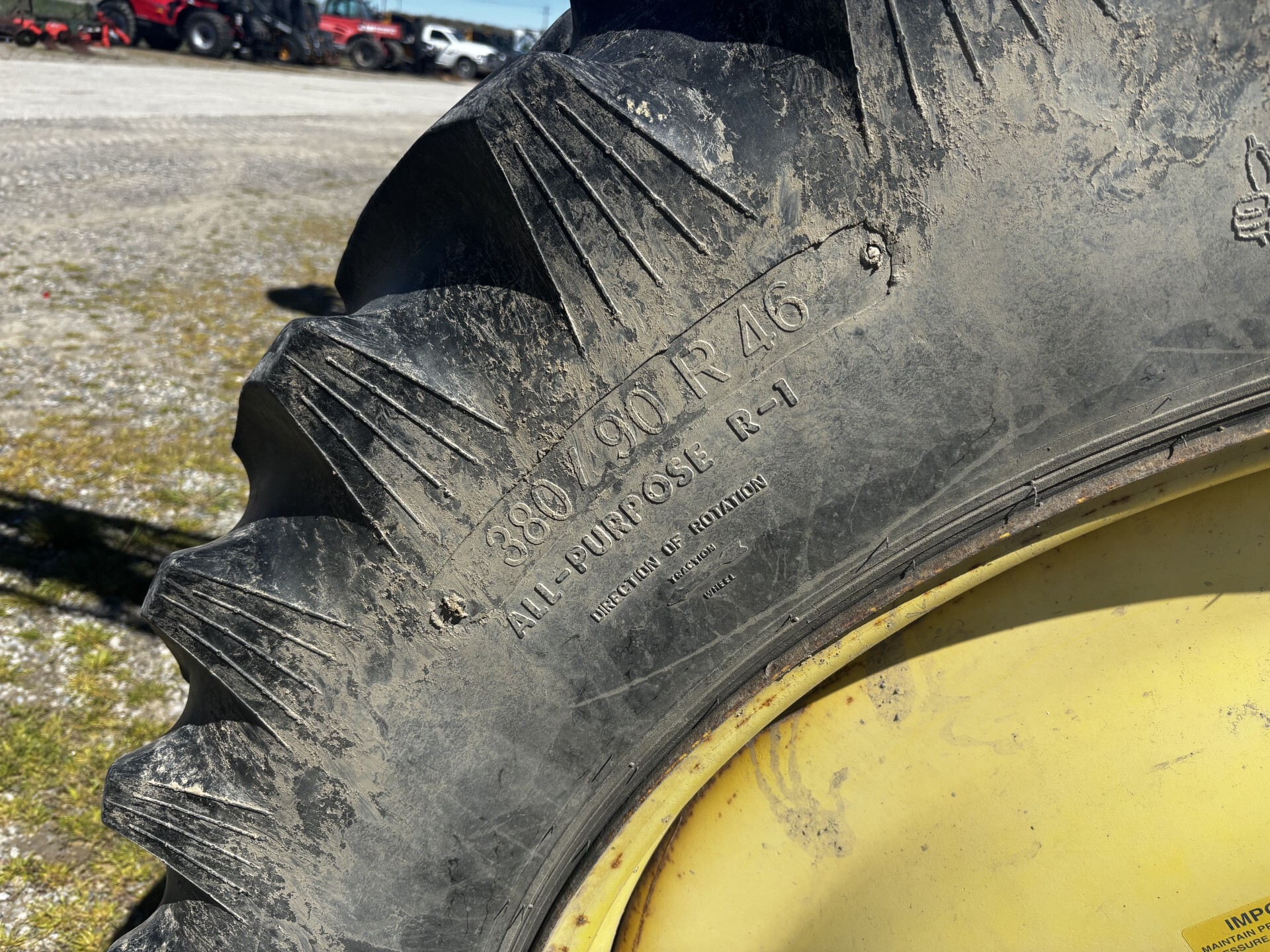 2002 John Deere 4710 Image 2