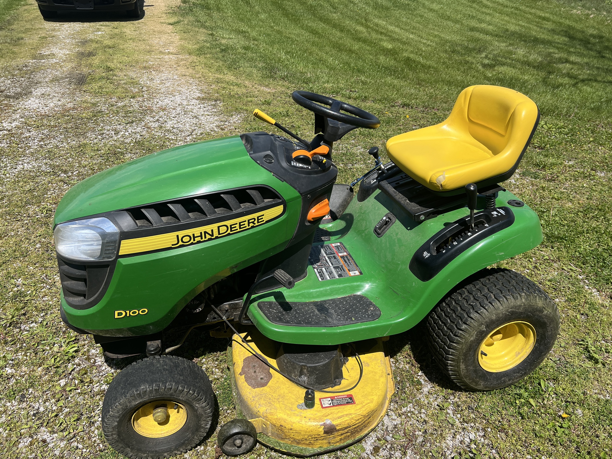 2012 John Deere D100 Image 2