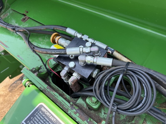 2020 John Deere 560M - Photo18