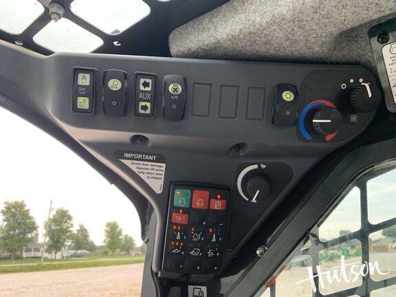 Photo of 2022 John Deere 324G