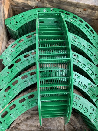 Photo of John Deere AXE108906