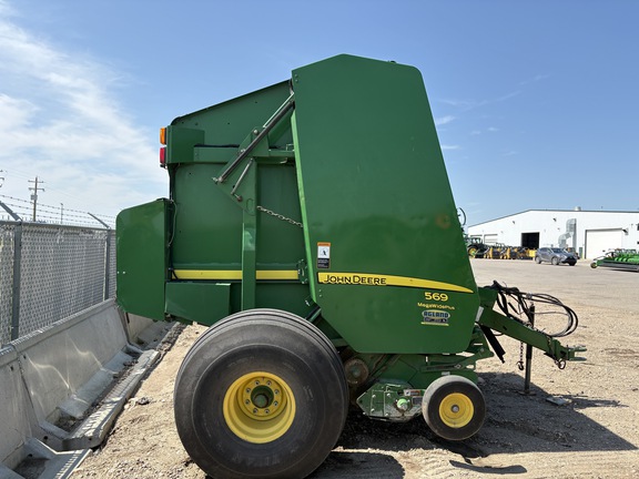  John Deere 569