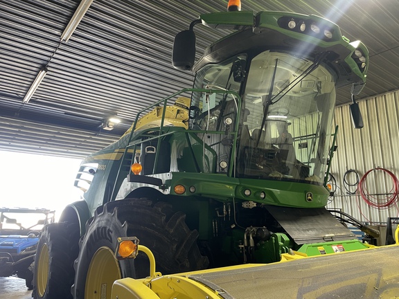 Photo of 2016 John Deere 8600