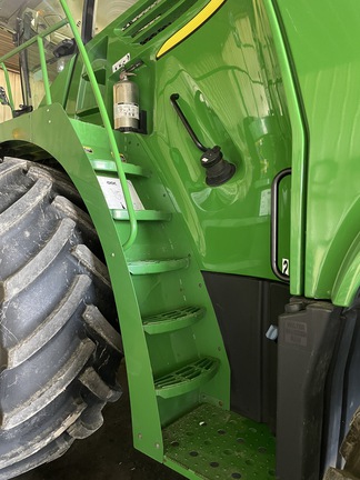Photo of 2016 John Deere 8600