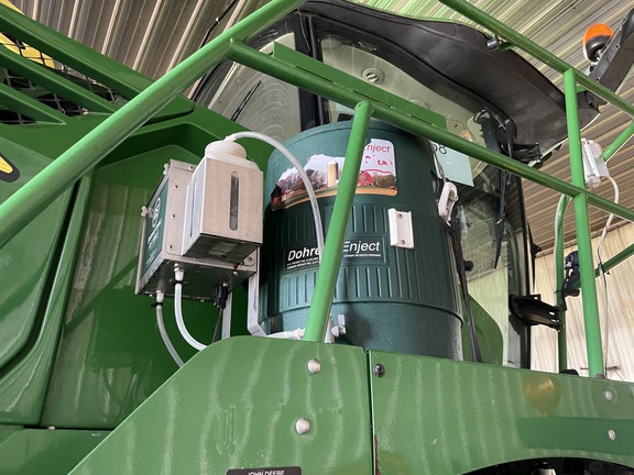 Photo of 2016 John Deere 8600