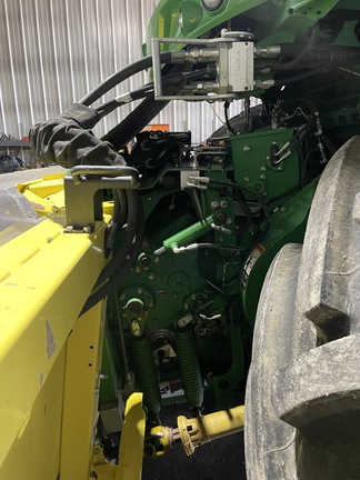 Photo of 2016 John Deere 8600
